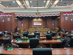 Pemerintah Kota Depok, Jawa Barat mengusulkan Raperda tentang Pelindungan, Pengembangan dan Pemberdayaan Usaha Mikro ke DPRD kota pada sidang paripurna.(M.Yadi/indonesiadaily.net)