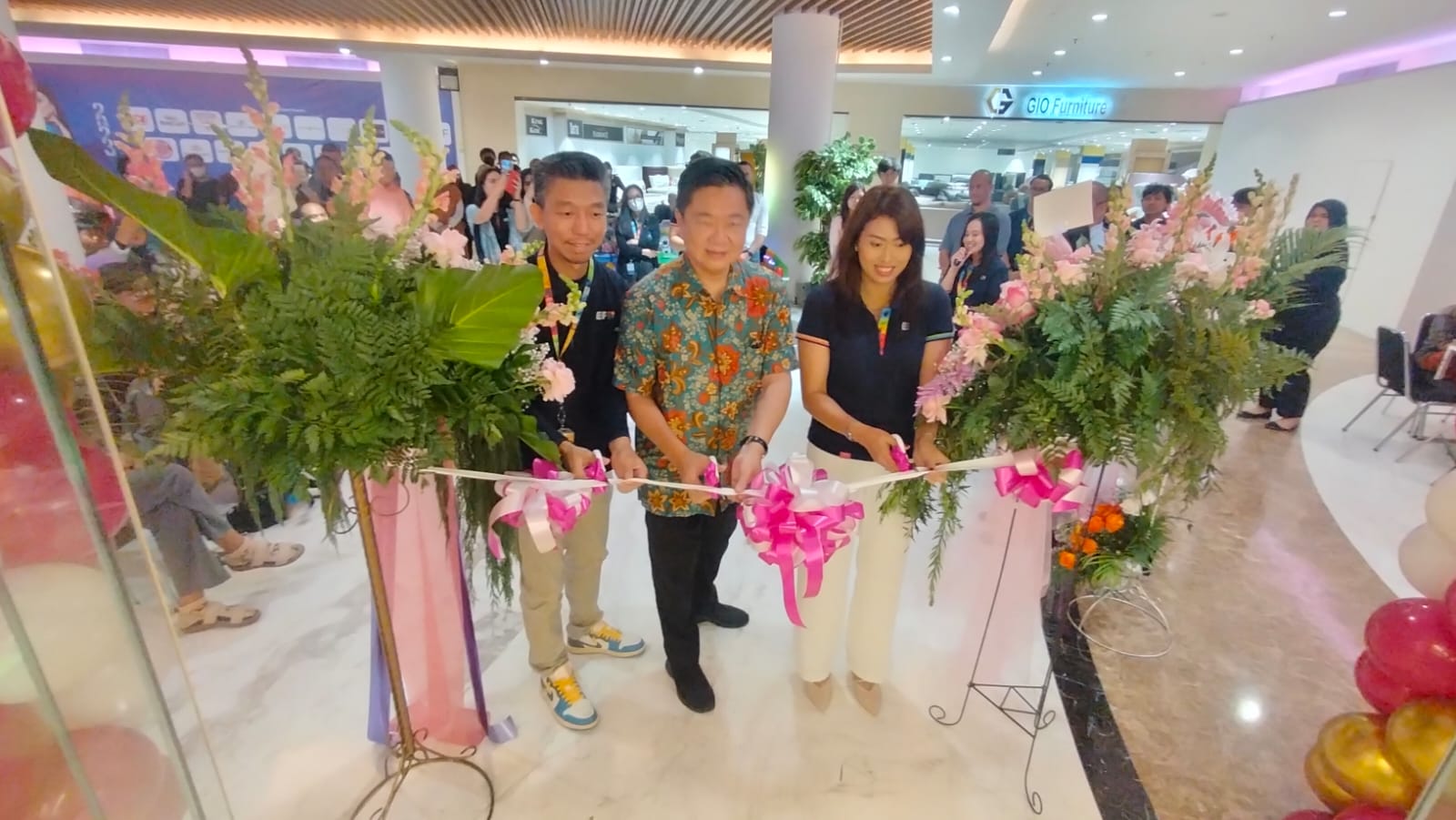 English First di pesona square 1