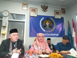 Kepala Dinas Pendidikan Kota Depok Situ Chaerijah bersama Sekertaris Dinas Pendidikan Kota Depok Sutarno.(M.Yadi/indonesiadaily.net)