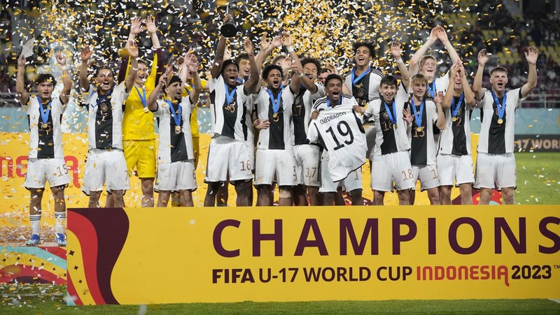 Piala dunia indonesia dari legenda prancis