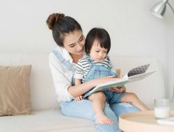 Rutin membaca buku dapat membantu kesehatan mental anak.(istimewa/indonesiadaily.net)