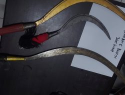 Barang bukti aksi pelaku begal di Polsek Bojonggede. (Dok. Polisi Polsek Bojonggede/indonesiadaily.net)