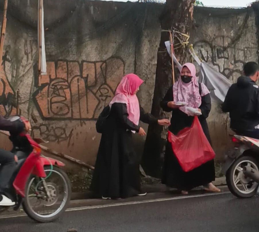 KKG PAI Sawangan bagi takjil 2