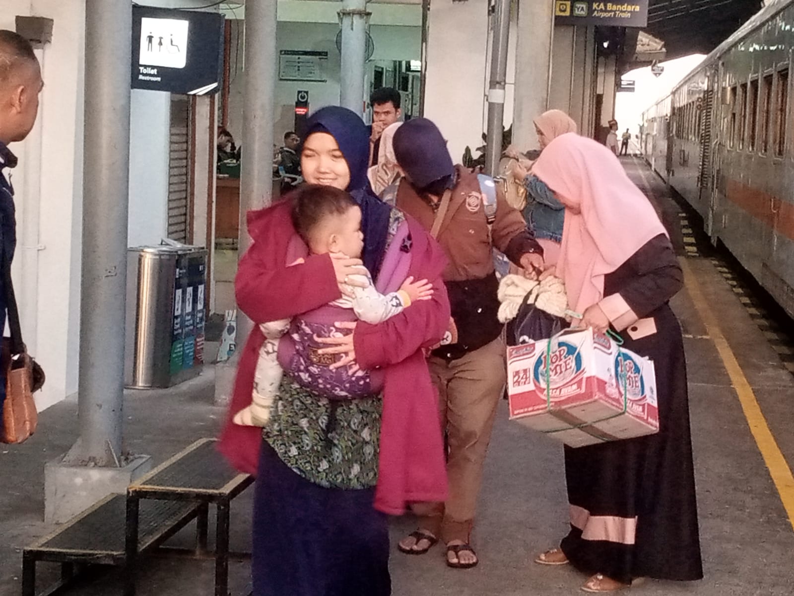 KAI Daop 6 Jogja catat puncak mudik lebaran terjadi kemarin, Jumat (5/4/2024).(Hari Sutanta/indonesiadaily.net)