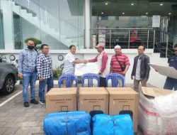 BRI Warung Buncit Serahkan Bantuan Sarana Kegiatan di 3 RT Wilayah Mampang.(istimewa/indonesiadaily.net)