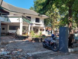 Kondisi terkini Wisma Karanggayam tampak tak terurus.(Fino/indonesiadaily.net)