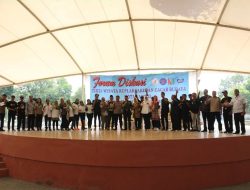 Para pegiat cagar budaya taman tirta wisata jombang. (Prayo/indonesiadaily.net)