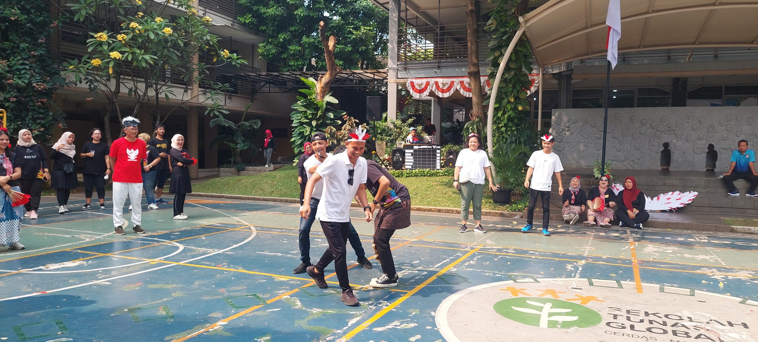 guru Sekolah tunas global lomba 1