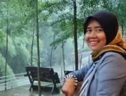 Cici Cempaka, Wakil Ketua DPC PDI Perjuangan Kabupaten Bogor bidang ideologi dan kaderisasi, serta aktivis ’98 yang tergabung dalam Front Penegak Hak-Hak Rakyat (FPPHR).(istimewa/indonesiadaily.net)