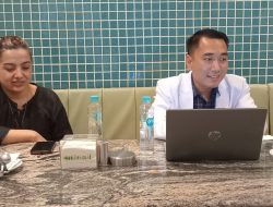 dr. Andi Mulyawan, Sp.B, Spesialis Bedah Umum dari Eka Hospital Depok menjelaskan tentang Abses atau Bisul. (Ibnu/Indonesiadaily.net).
