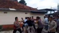 IMG-20251228-WA0002 Polisi Diduga Salah Tangkap, Kantor Polsek Parungpanjang Diamuk Warga